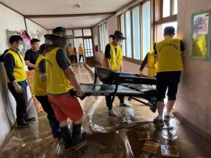자원봉사자, 지역을 초월해 집중호우 피해복구 현장에 힘 보태... 충남 등 9개 시·도에 8000여명 참여